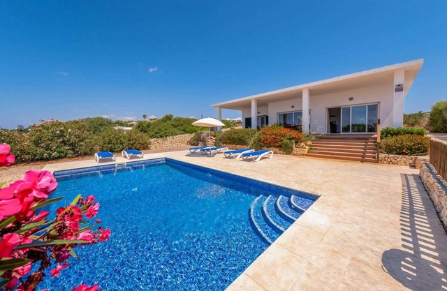 Villa ∙ 3 bedrooms ∙ 6 guests
