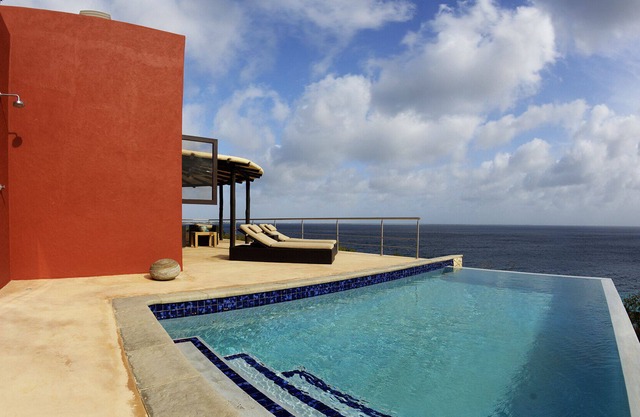 Villa 3 - Ocean Front Privacy with Amazing Views and Lush Tropical Garden