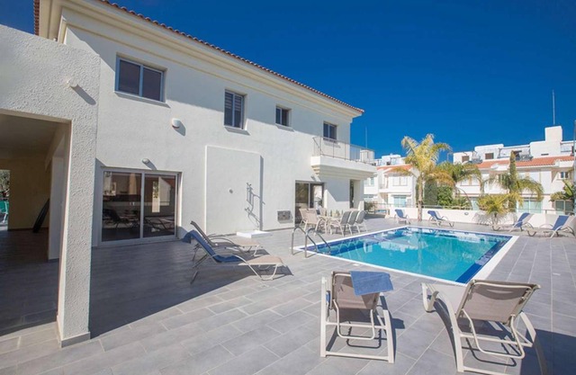 Villa ∙ 4 bedrooms ∙ 8 guests