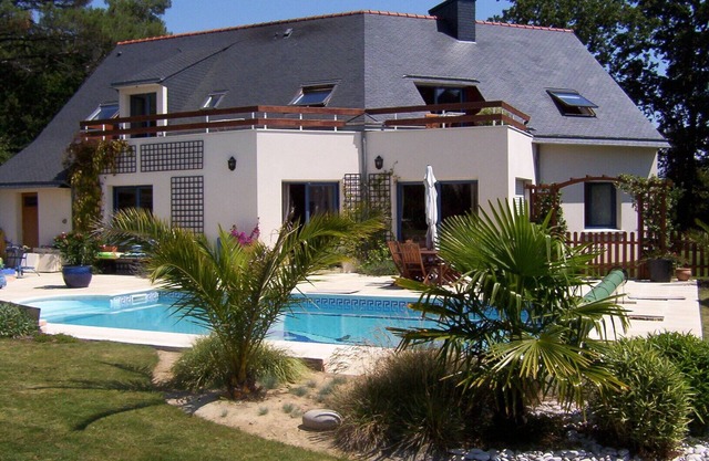 Villa 8/10 people (4 bedrooms-6 beds) - private heated pool - closed Garden