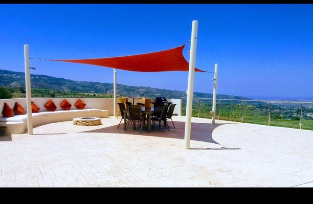 Villa Aera 5 bedrooms with AC and large private pool option to heat.