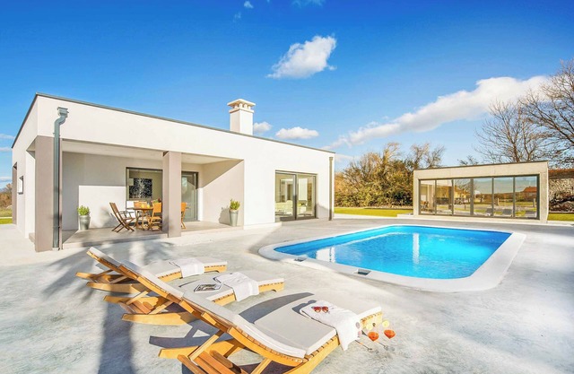Villa Aida - Three Bedroom Villa, Sleeps 6