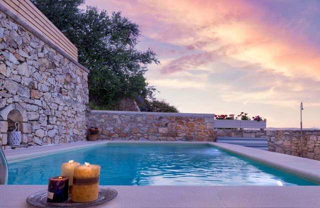 Villa Aladanos-stone villa/private heated jacuzzi and pool with amazing views