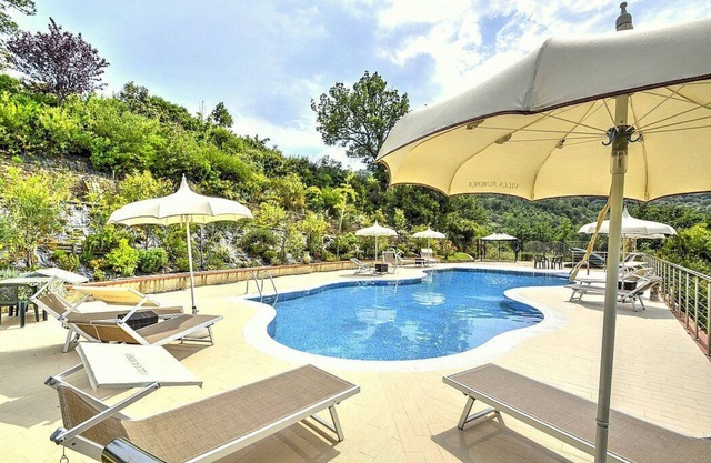 Villa Albatros C: A characteristic and welcoming independent house surrounded by the greenery, with Free WI-FI.