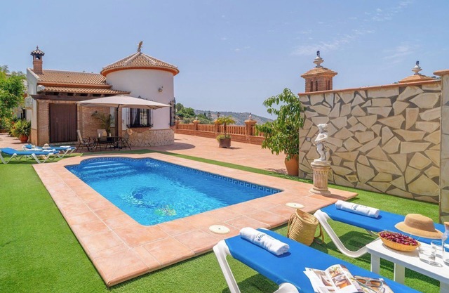 Villa Almijara Cómpeta by Ruralidays