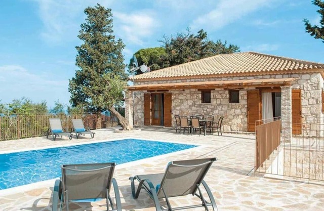 Villa Aloni - Three Bedroom Villa, Sleeps 6