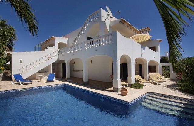 Villa Atlantico, pool and garden, close to the beach