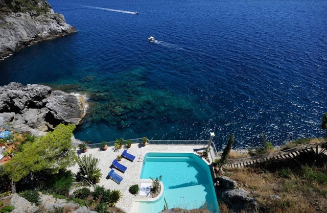 Villa Azzurra with private pool and access to the sea 4 guests