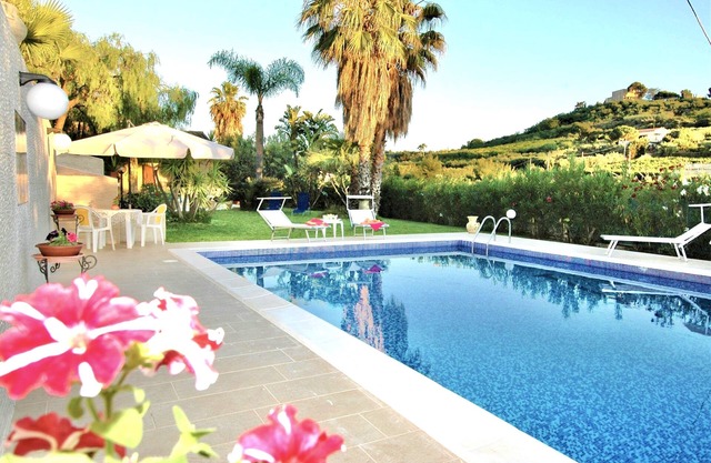 Villa Azzurra, with private pool, 600 mt from the sea