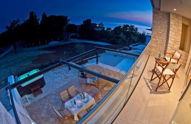 Villa Bobos place 1 with Jacuzzi and Sauna 46D