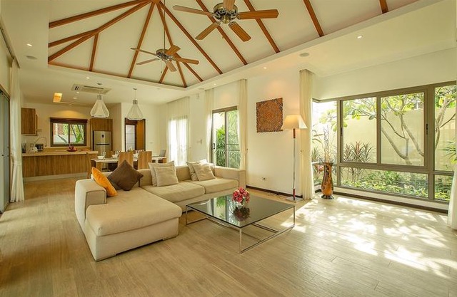 Villa Bond by Tropiclook: Shanti Style Nai Harn beach