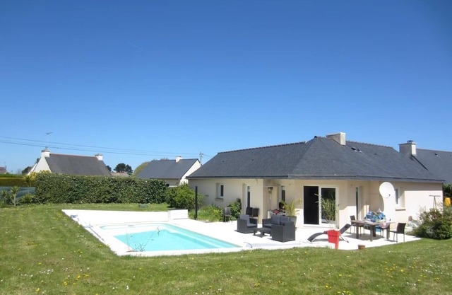 Villa 'Bord De Mer Piscine' with Private Pool, Private Terrace and Wi-Fi