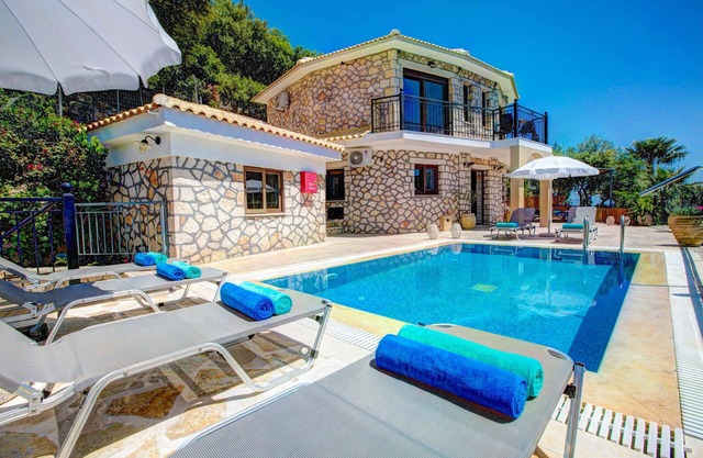 Villa Bougainvillea by Villa Plus