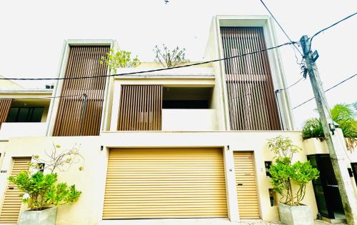 villa by mount