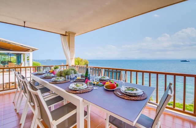 Villa Can Torrens seafront house in Alcudia