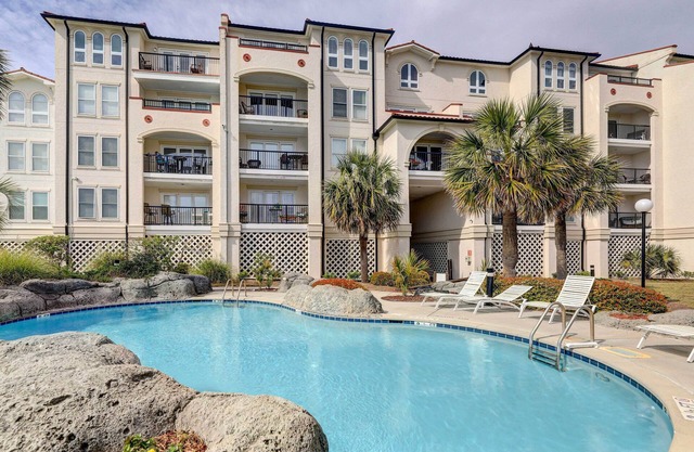 Villa Capriani Condo w/Direct Beach Access!