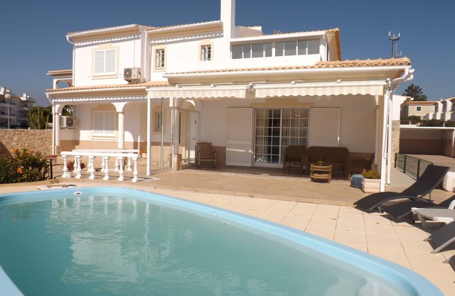 Villa Casanova, pool, aircon, 800m to Olhos de Agua beach - Albufeira