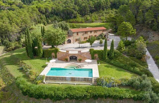 Villa 'Cava Alta' with Sea View, Wi-Fi and Air Conditioning