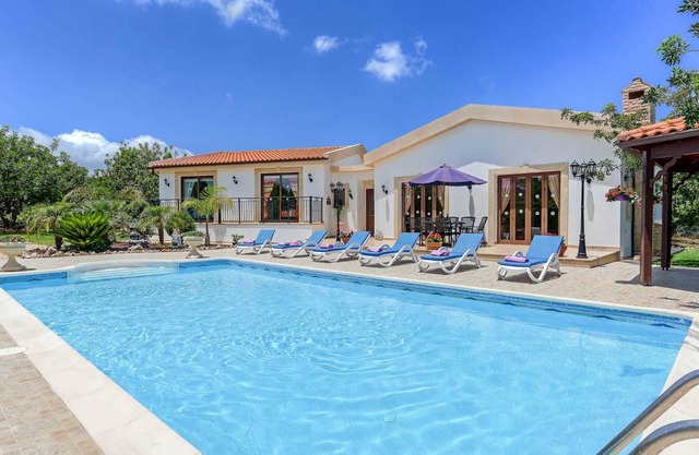 Villa Chariklia Neo Chorio