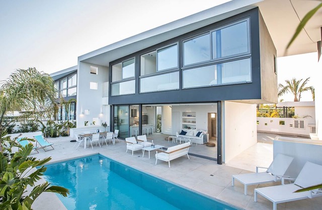 Villa Charlize, Luxury and Contemporary 3BDR Kapparis Villa with Private Pool