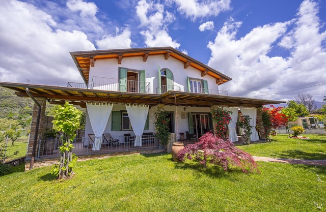 Villa Clara few km from the sea, Pietrasanta, Italy