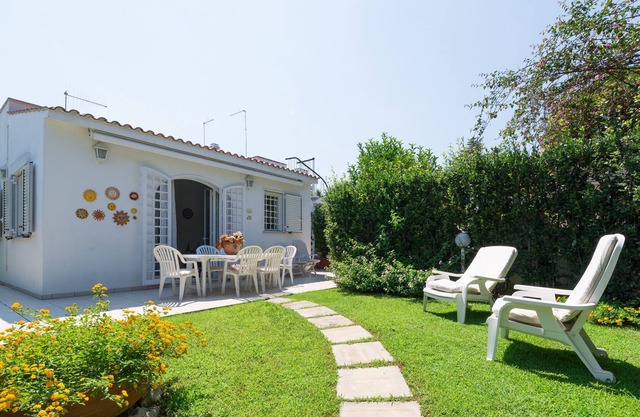 Villa Con Giardino Rosa Marina 