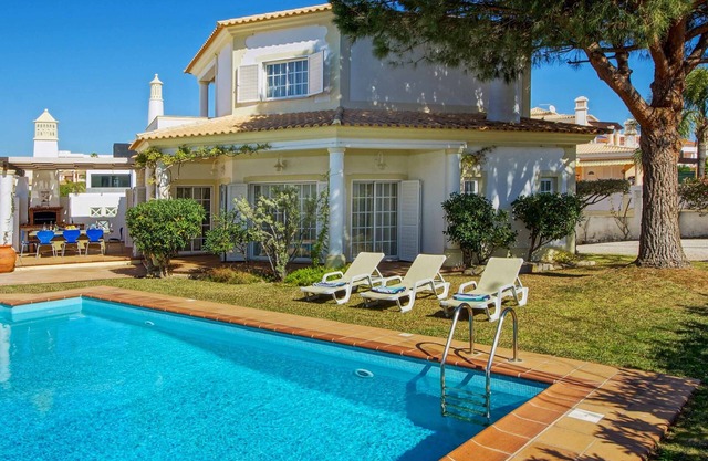 Villa Costa Rica - Four Bedroom Villa, Sleeps 8