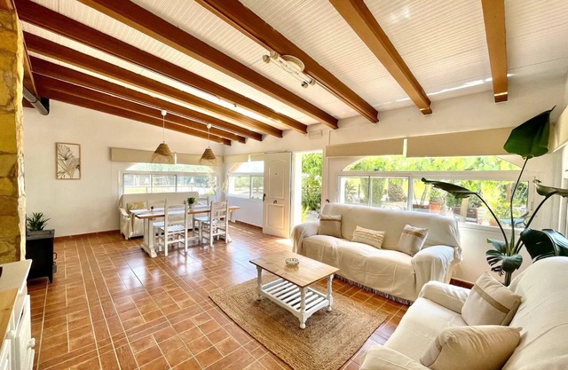 Villa 'Delta' with Lake View, Private Pool and Wi-Fi