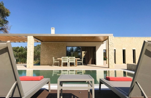 Villa Demeter - Three Bedroom Villa, Sleeps 6
