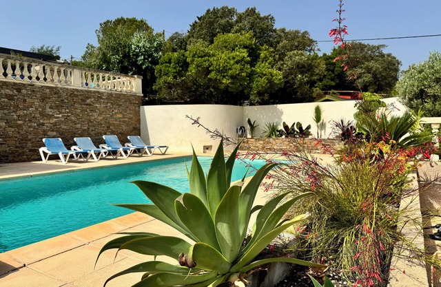 Villa des Cyprès 3 stars swimming pool and secure parking Bormes les Mimosas