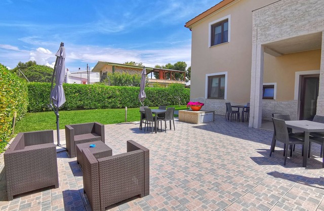 Villa Dimora Mariù, 400 mt from the sea and complete with every comfort.