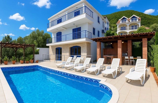 Villa Djenovici with pool