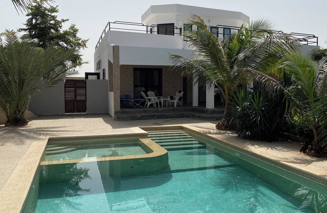 Villa Dolce Vita! Quiet, Private Pool, Family or Friends!