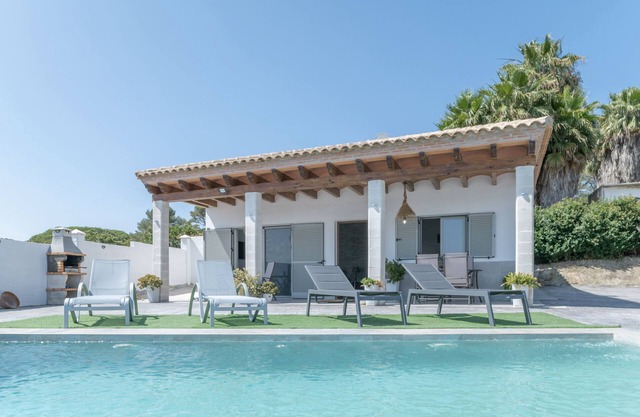 Villa 'El Olivar 2' with Mountain Views, Wi-Fi and Air Conditioning