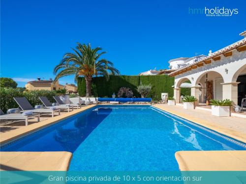 Villa Eliana by HMR Holidays