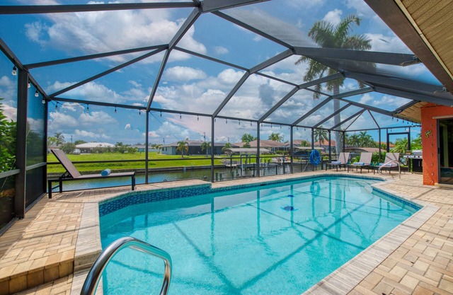 VILLA ENJOY LIFE – HEATED POOL | WATER VIEW | BOAT RENTAL + TOURS VOUCHER INCL.