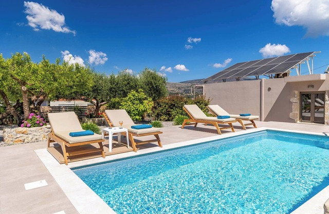 Villa Eva Chania - Three Bedroom Villa, Sleeps 6