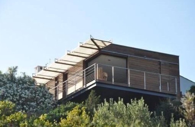 Villa first line with swimming pool overlooking the mediterranean