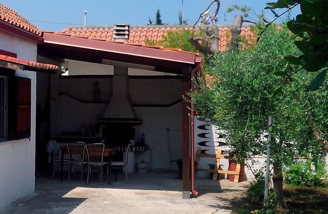 VILLA FLORA ....... 30 meters from the sea !!!!