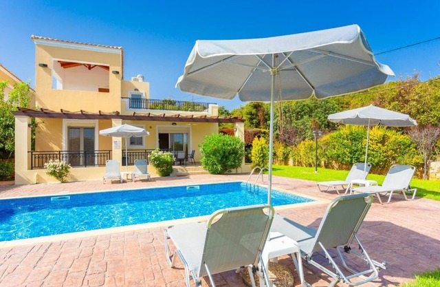 Villa Georgia - Three Bedroom Villa, Sleeps 6