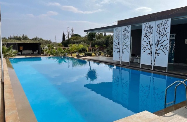 Villa GHITA, Contemporary High Standing villa, 15 minutes from Marrakech