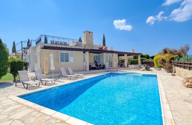 Villa Golden Coast 06 - a villa that sleeps 6 guests in 3 bedrooms