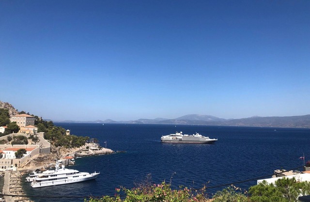 Villa Hydra Estrella is Offers views of the port and town