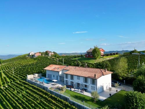 Villa Immersa Tra Le Vigne Con Piscina Riscaldata