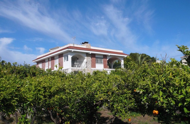 Villa in Busot with 5 bedrooms and private swimming pool