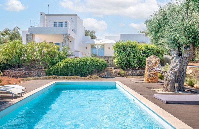 Villa in Carovigno with 3 bedrooms sleeps 6