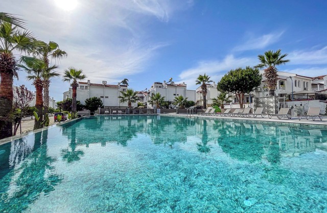 Villa in Complex with Garden & Shared Semi Olympic Swimming Pool in Kusadasi