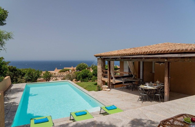 Villa in Costa Paradiso with 5 bedrooms sleeps 10