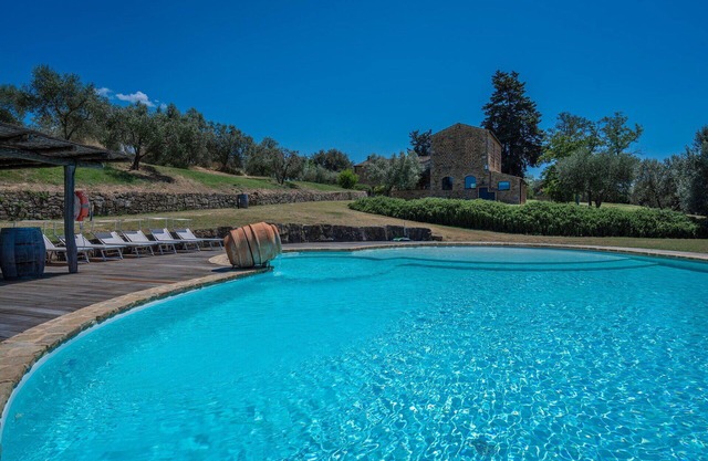 Villa in Poggibonsi with 6 bedrooms sleeps 12