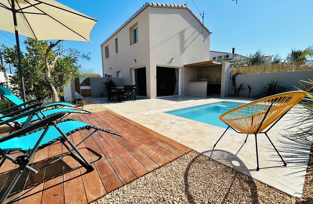 Villa in quiet neighborhood with pool (3 stars)